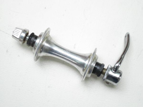 Nabe vorne 36 Loch Schnellspanner alu poliert